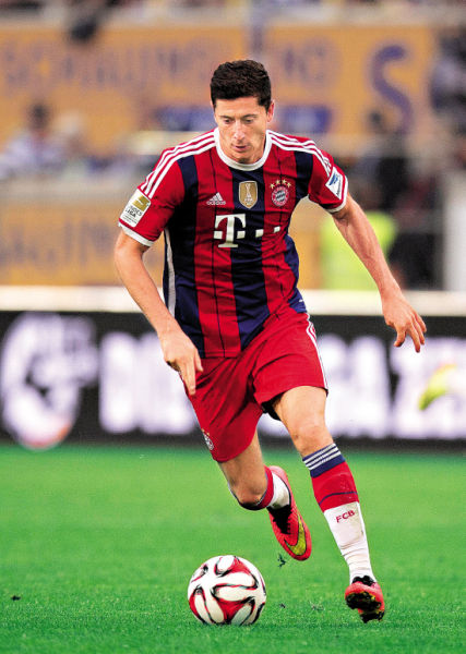 的表现备受 的表现备受