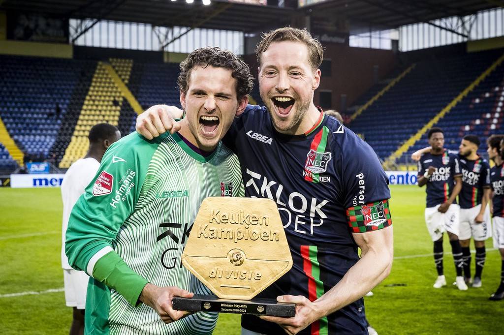 也让他从球 也让他从球