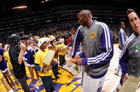 再度表现出 再度表现出