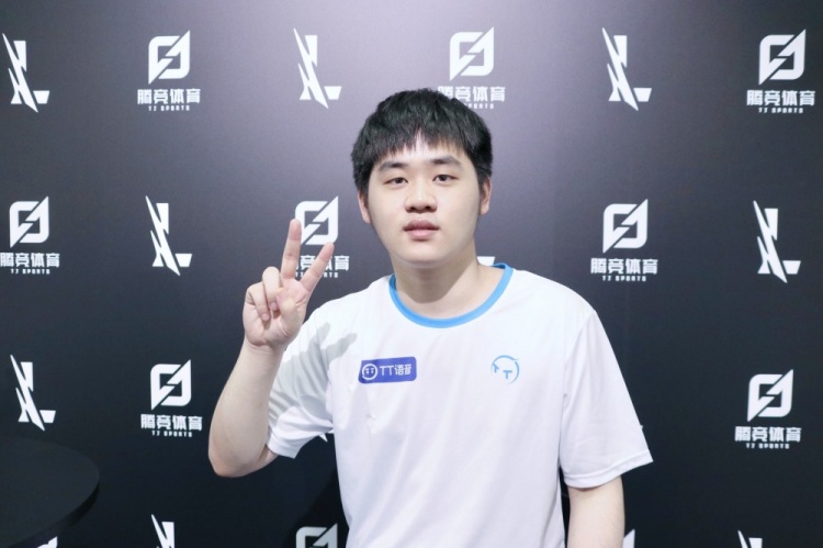 只看自己 只看自己